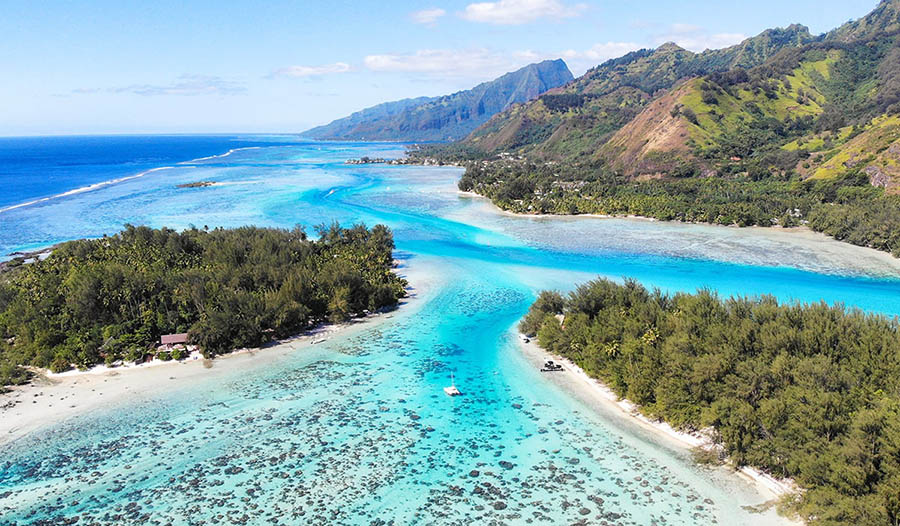 Drone lagons turquoises de Moorea